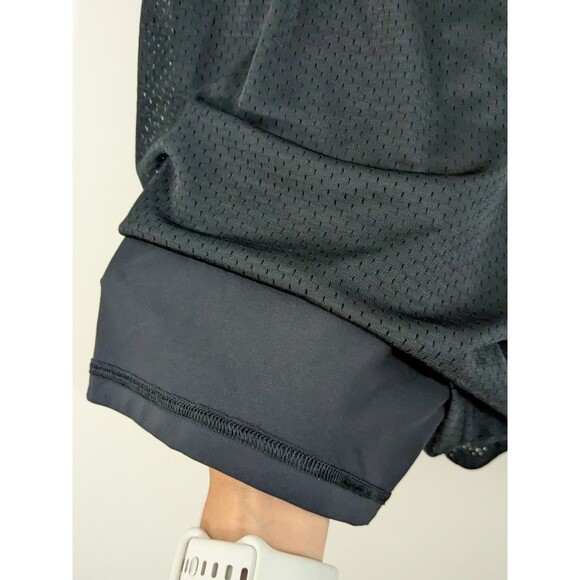 Lululemon Relaxed-Fit Mesh Training Short 8" Inseam Black Size 6 Modest Gym - Picture 8 of 8
